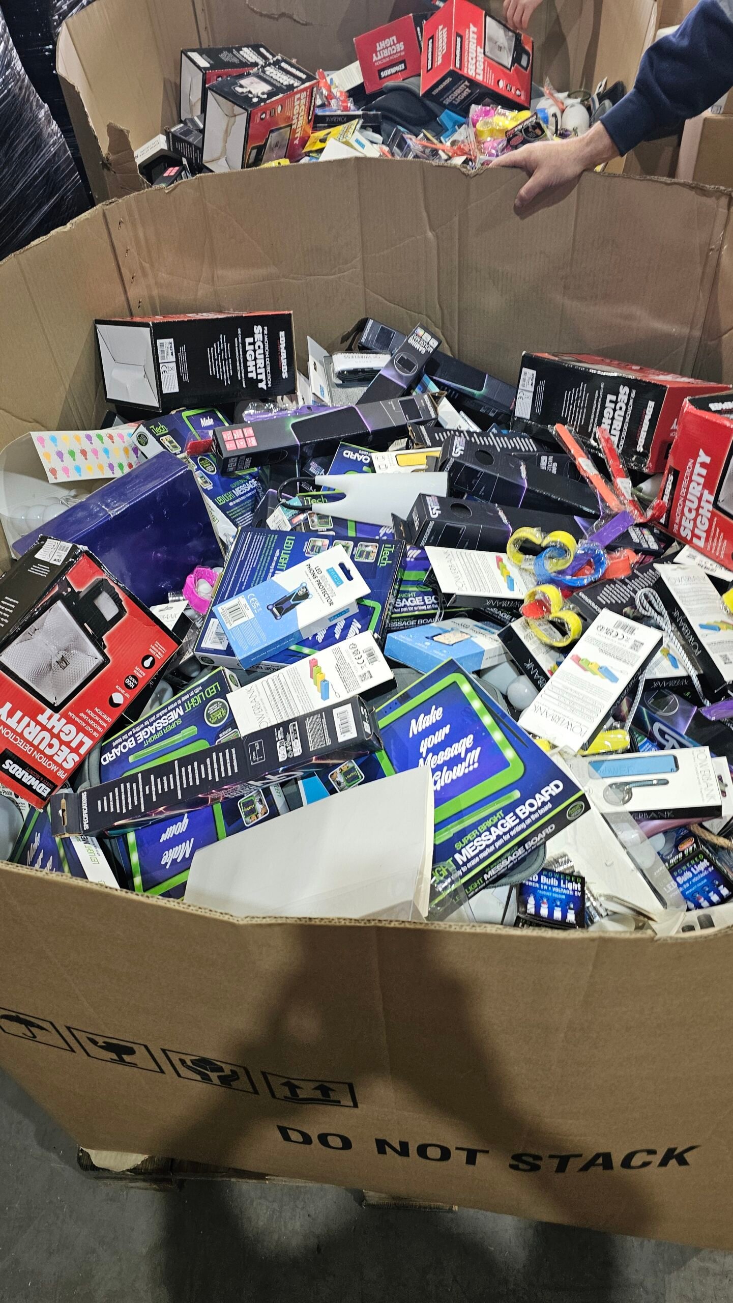 Source photograph for Tech pallets